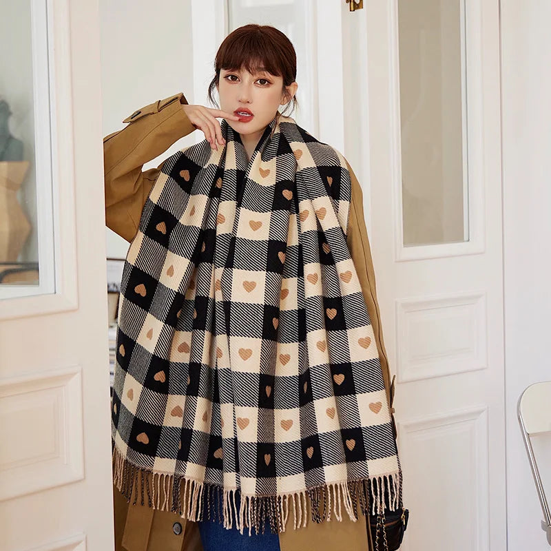 1 Piece of Women's Autumn and Winter Heart-Shaped Scarf, Women's Plaid Comfortable Scarf, Thick Large Blanket Shawl Scarf